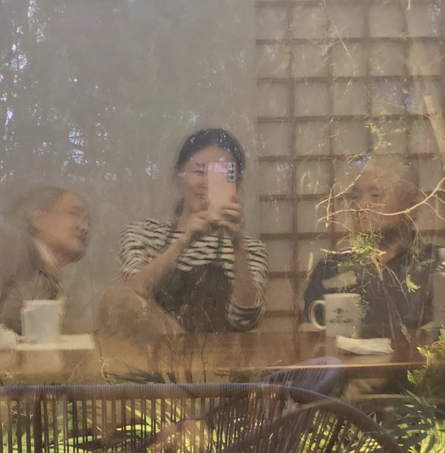 이영애, 어버이날 백발의 부모님 사진 공개 "가족이란…"