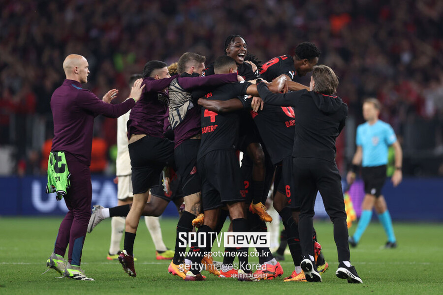 [UEL REVIEW] 49경기 무패 행진 달성! 레버쿠젠, 스타니시치 극장골로 로마와 2-2 무승부...합산 4-2로 결승 진출!