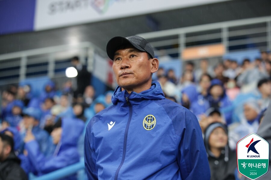 ▲ 11일 인천축구전용경기장에서 열린 하나은행 K리그1 2024 12라운드에서 FC서울과 인천 유나이티드가 맞붙었다. 전반 무고사의 골로 기선을 잡았던 인천이 제르소의 퇴장으로 수적 열세에 몰리면서 흐름이 달라졌다. 서울이 후반에 2골을 몰아치면서 역전 승리를 완성했다. ⓒ 한국프로축구연맹