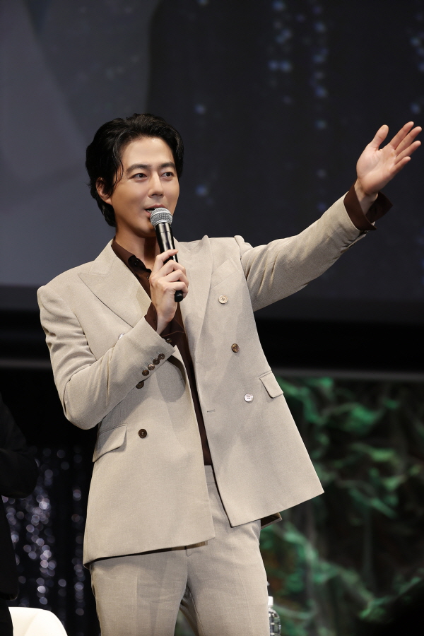 ▲ 조인성. 제공|IOK Company