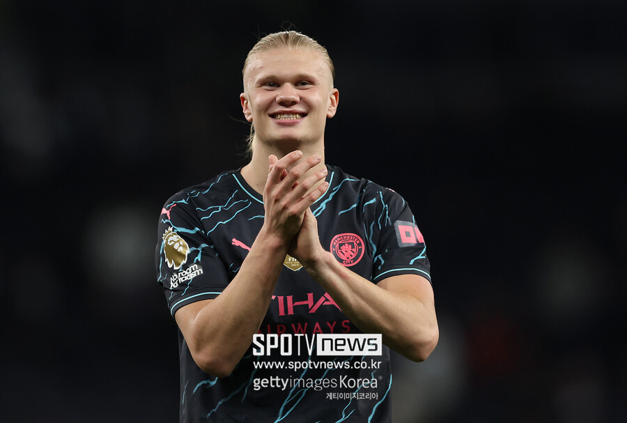 ▲ 맨체스터시티는 토트넘 원정 경기를 2-0 승리로 장식하고 아스날과 승점 차이를 2점으로 벌리며 우승이 가까워졌다. 기뻐하는 엘링 홀란.