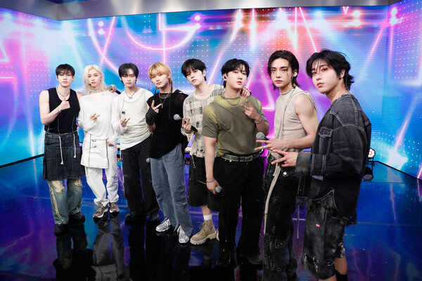 스트레이 키즈, 美모닝쇼 '굿모닝 아메리카'서 '루즈 마이 브레스' 무대 첫선