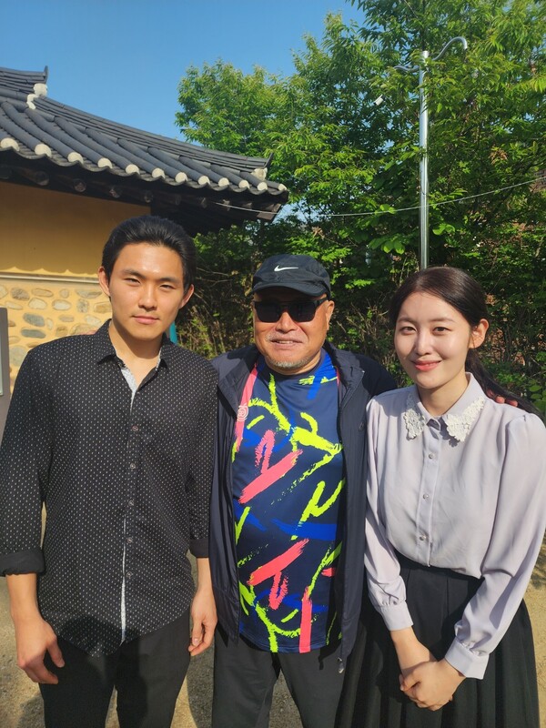 96년생 배우가 박정희 역할…다큐 영화 '목련이 필때면' 남녀 주연 공개