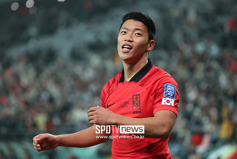 ▲ 대한축구협회는 20일 보도자료를 통해 "6월 열리는 북중미 월드컵 아시아 2차예선 두 경기를 임시 감독 체제로 치르기로 결정했다. 임시 사령탑에 김도훈(54) 전 울산HD 감독을 선임했다"라고 발표했다. 시즌을 마치고 귀국한 황희찬은 U-19 대표팀 시절 코치였던 김도훈 감독을 보좌해 6월 A매치를 잘 마치겠다고 다짐했다.  ⓒ곽혜미 기자
