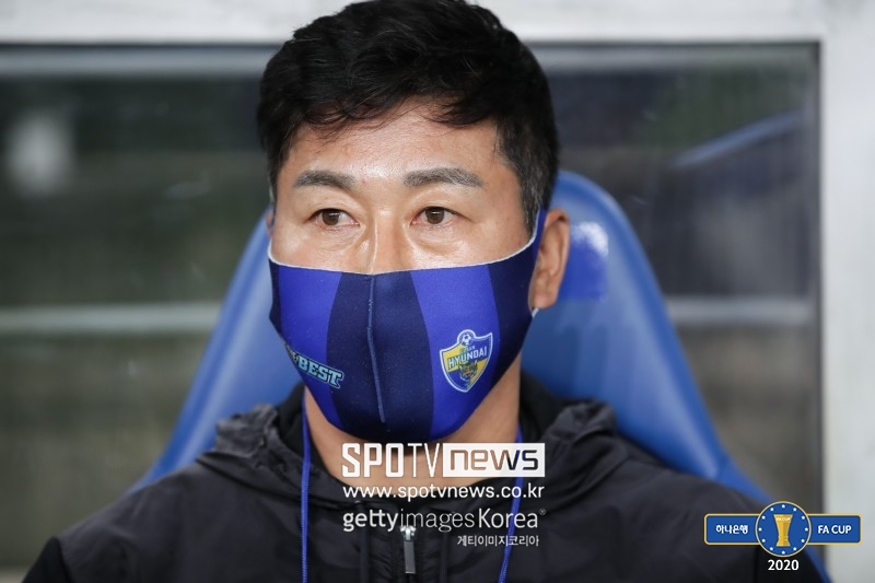 ▲ 한국의 임시 지휘봉을 잡게 된 김도훈 감독  ⓒ대한축구협회