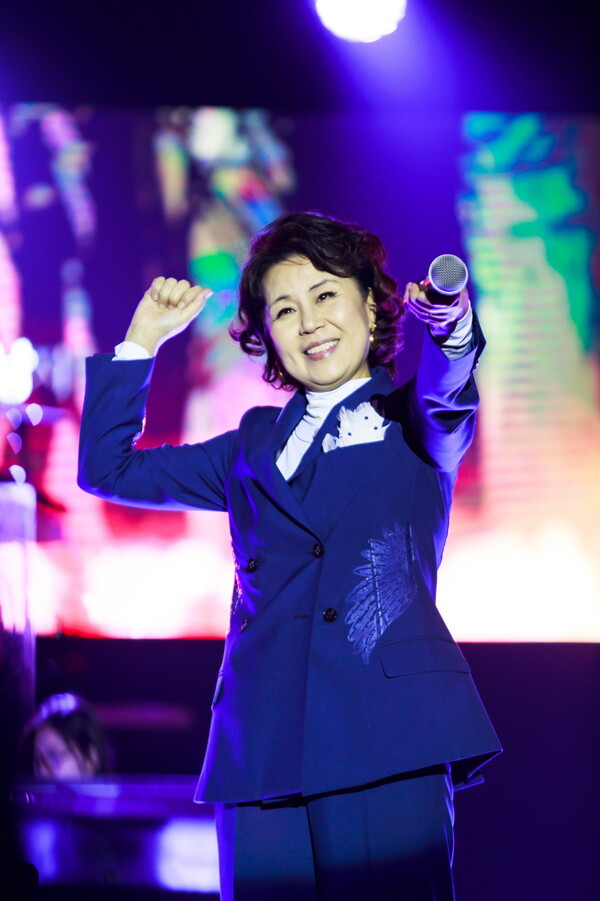 ‘데뷔 46주년’ 심수봉, 25일 '전국투어 콘서트 : 꽃길' 대구서 스타트