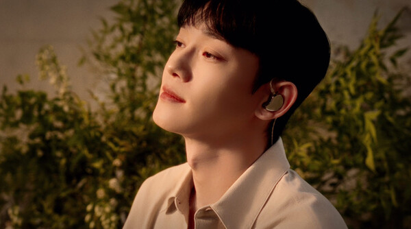 첸, '도어' 하이라이트 메들리 공개…5곡 작사·작곡 참여