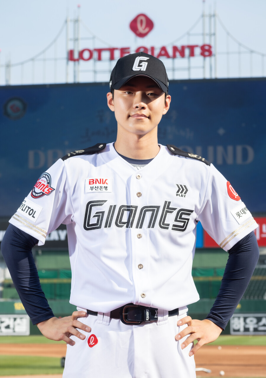 롯데 청춘시리즈 이벤트 진행, 시즌 첫 밀리터리 유니폼 착용