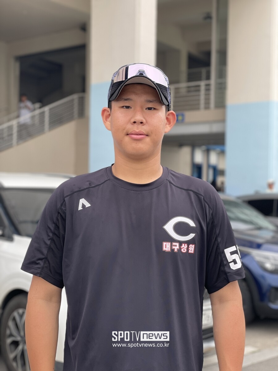 시작부터 볼볼볼 "아 큰일났다"…그래도 생글생글 웃으며 150㎞ 강속구, 에이스다웠다