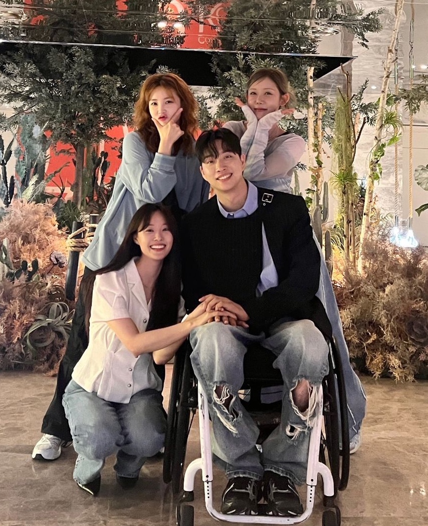 ▲ 송지은, 박위, 전효성, 정하나. 출처| 박위 SNS