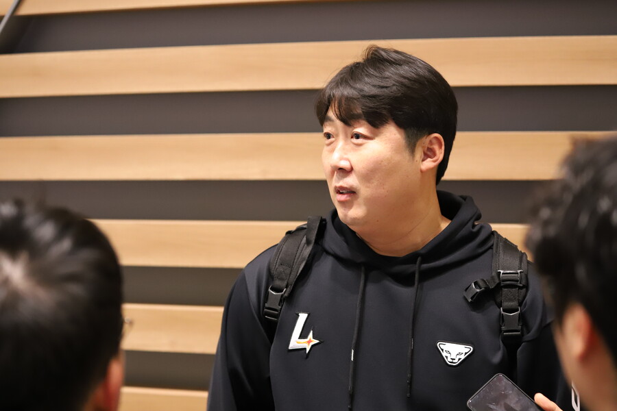 [공식발표] 7연패 충격 때문인가, 배영수 코치 퓨처스 이동…SSG 코칭스태프 개편, 송신영 수석→1군 투수