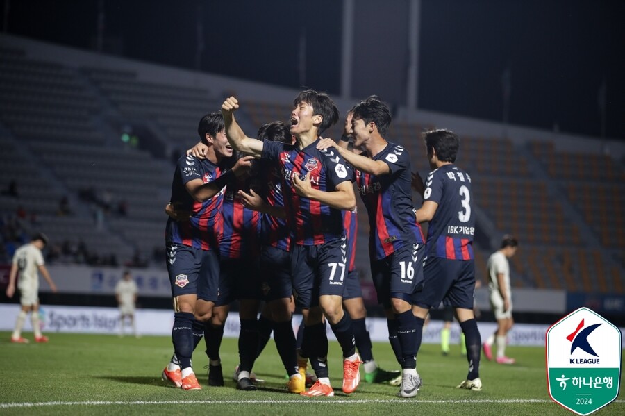 [현장 REVIEW]'이승우 선제골 기점-추가골' 수원FC, 대구 2-0으로 꺾고 5위 유지