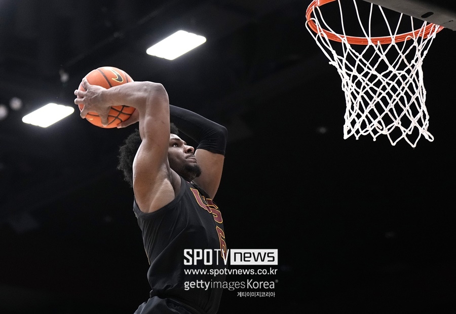 르브론 아들 브로니, 올해 NBA 드래프트 나선다…지명 가능성은?