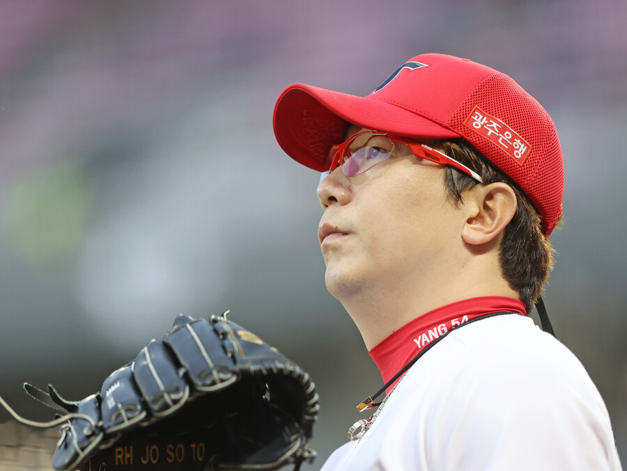 양현종 전설의 길 걷는다… KBO 역대 두 번째 2000탈삼진 대기록 달성, 송진우 기록 경신 보인다