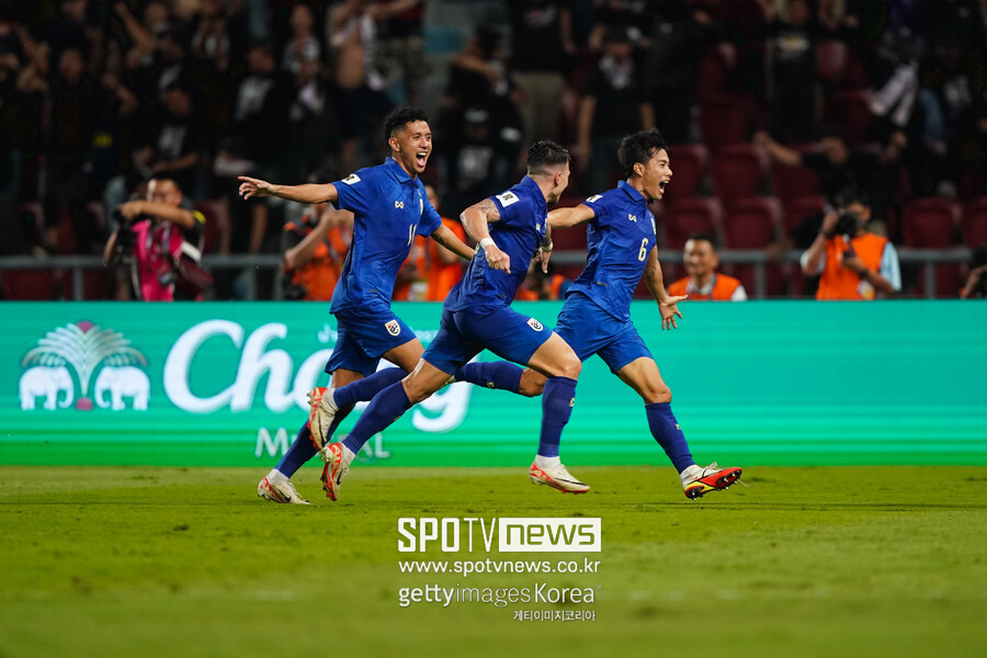 태국에 1-1 졸전 충격에 中 "부끄럽다"…한국전 패배시 2차 탈락 위기
