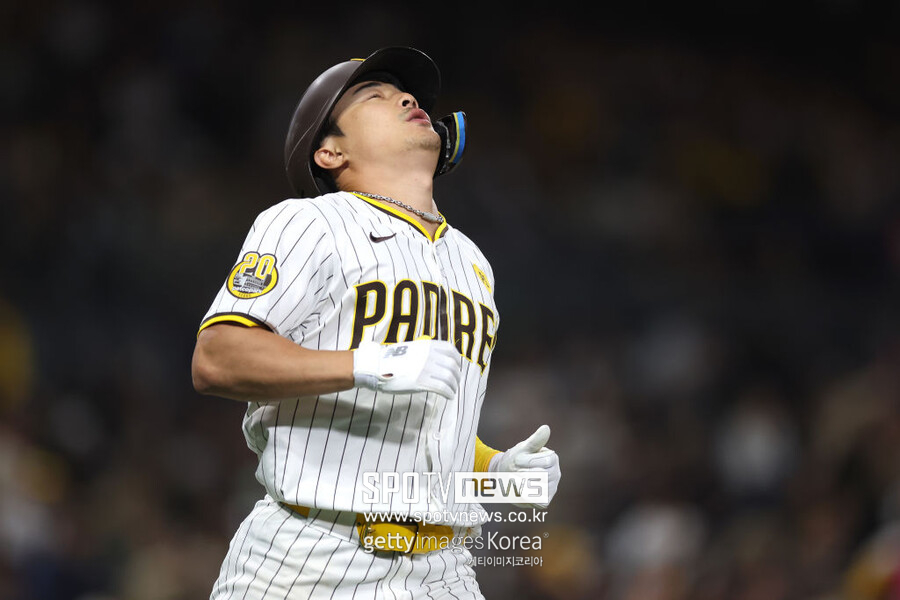 김하성 믿고 번트까지 댔는데…9회말 최악의 판정에 눈물, 샌디에이고 충격의 5연패
