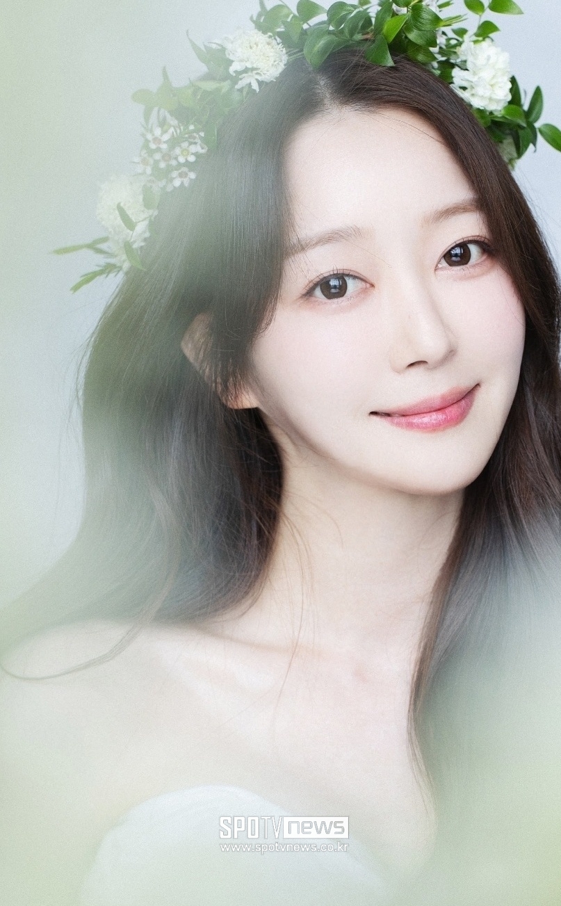 [단독]'마수리'·'커프' 윤지유, 8일 결혼…'6월의 신부' 된다
