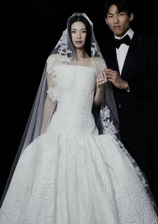 김진경 "♥김승규=남자 김진경…건강하고 재미나게 살겠다" 결혼 소감