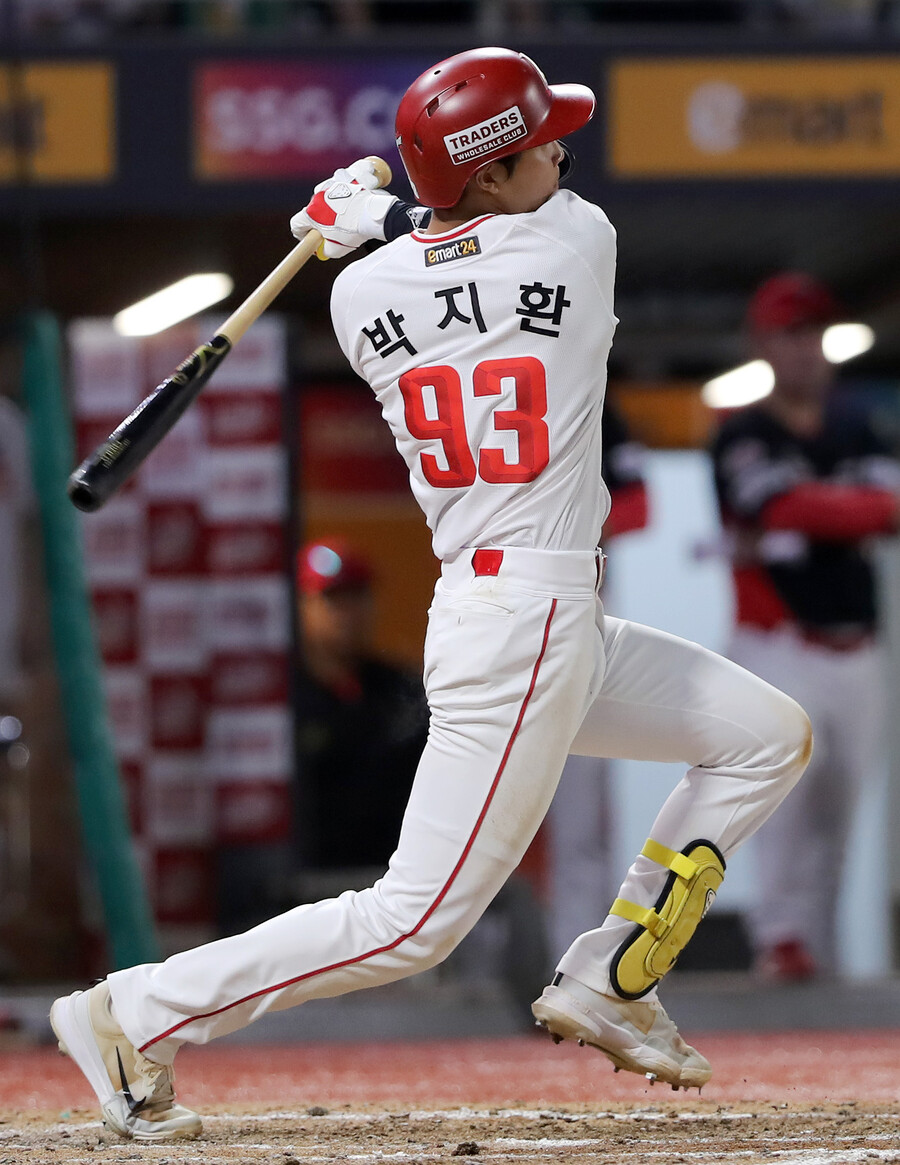 ▲ 데뷔 후 첫 4안타 경기를 펼치며 대활약한 SSG 박지환 ⓒSSG랜더스