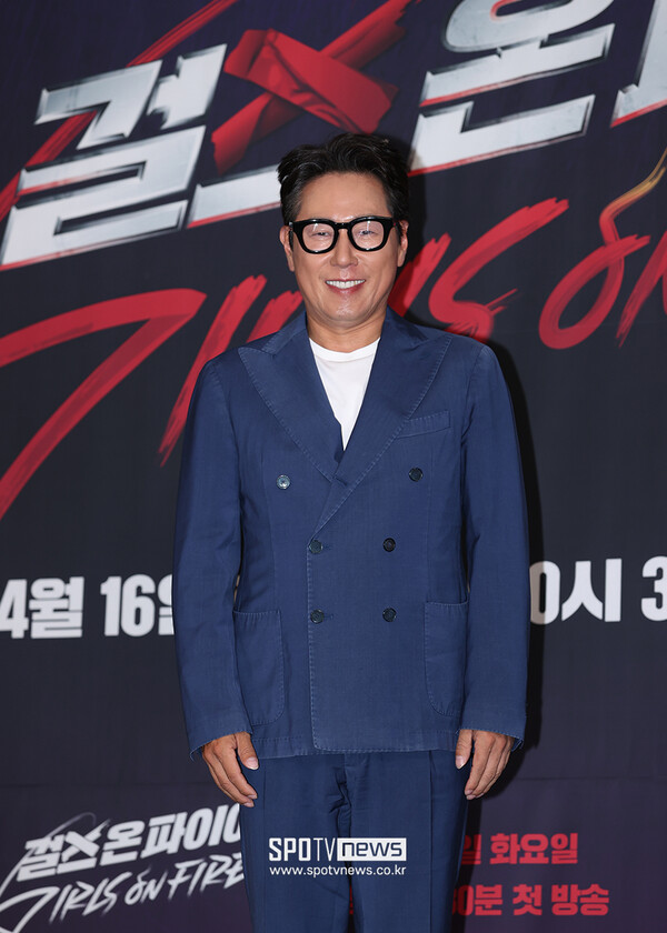 '데뷔 35년' 윤종신, 롱런 키워드…#국민감수성 #프로정신 #도전과 진정성