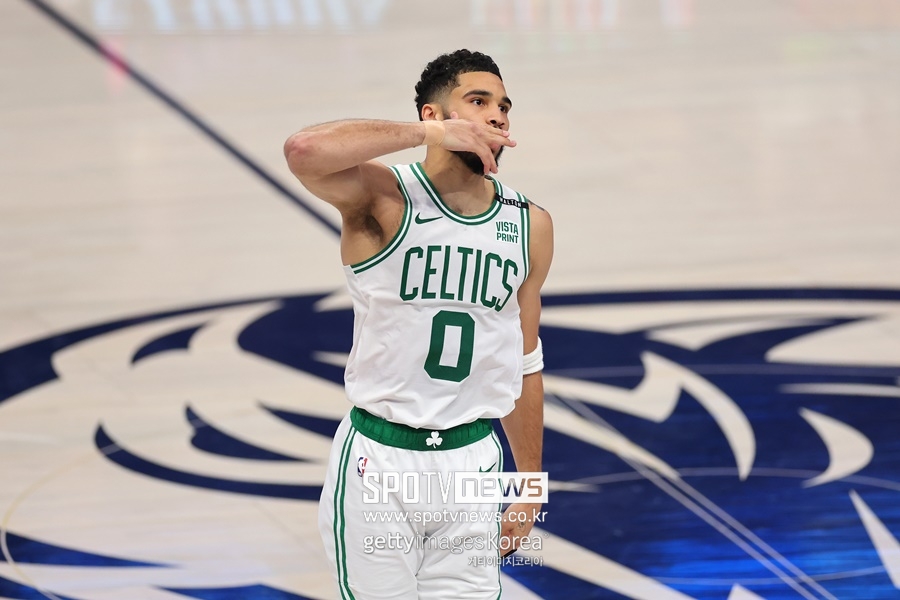 파이널 3승 무패→NBA 역사는 보스턴 우승을 말한다…테이텀 "그래도 긴장 끈 안 풀어"