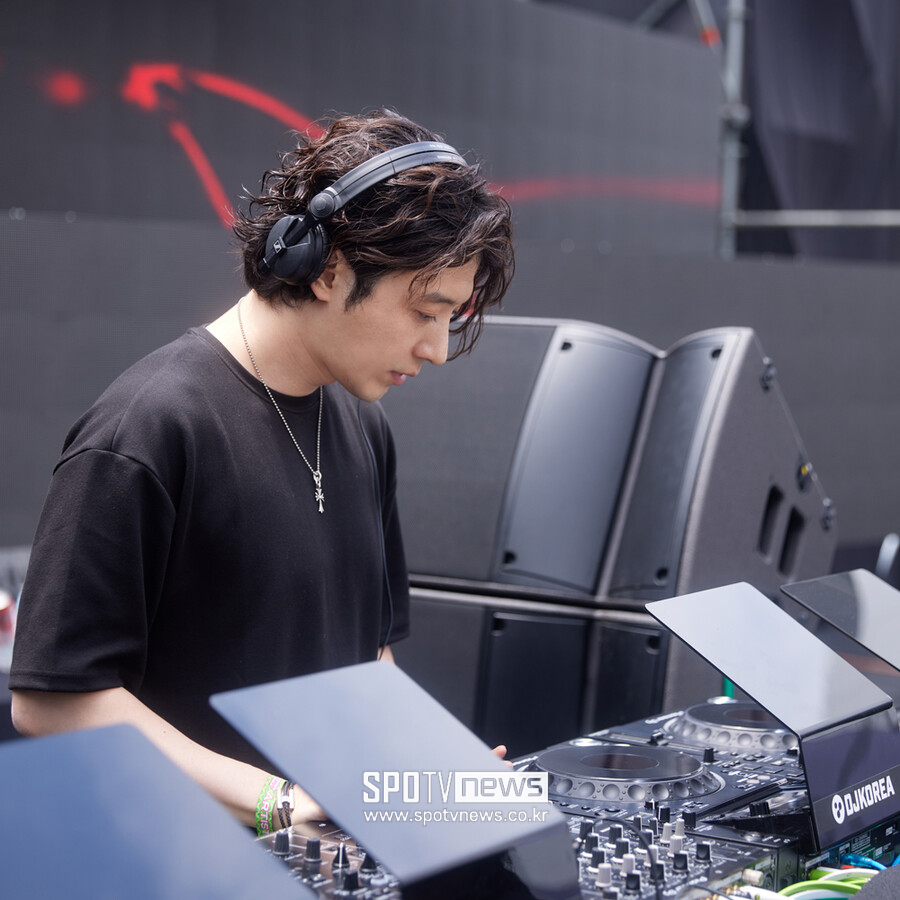 [포토]UMF 레지스탕스 무대 달구는 N/A