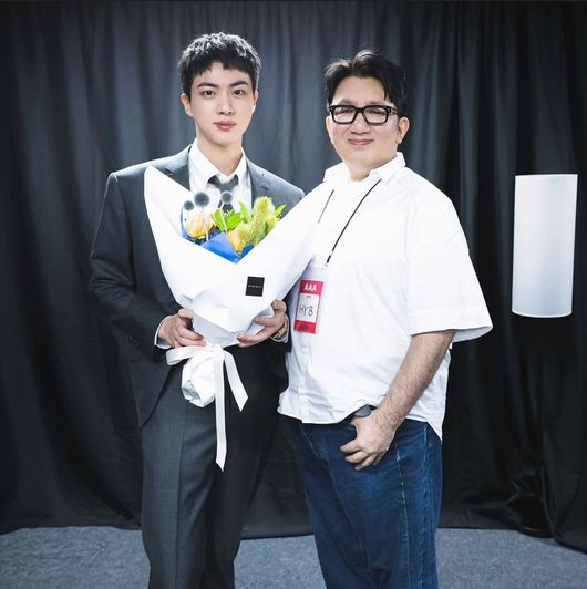 "전역 축하해" 방시혁, BTS 진과 함께 찍은 흐뭇한 투샷