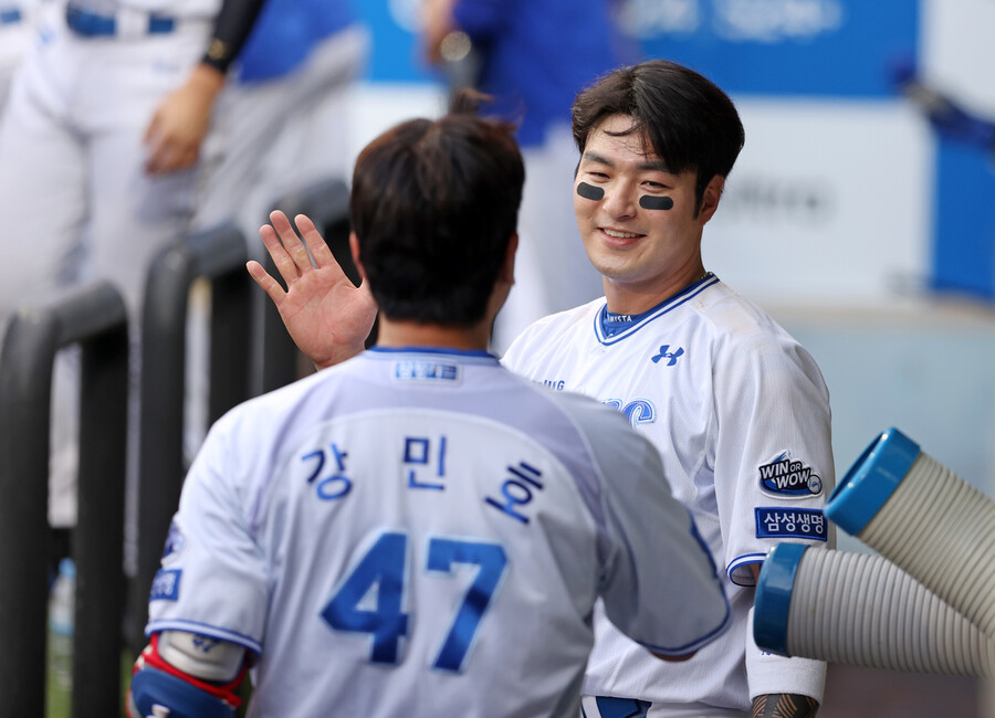 ▲박병호가 강민호와 홈런을 치고 기뻐하고 있다. ⓒ삼성 라이온즈