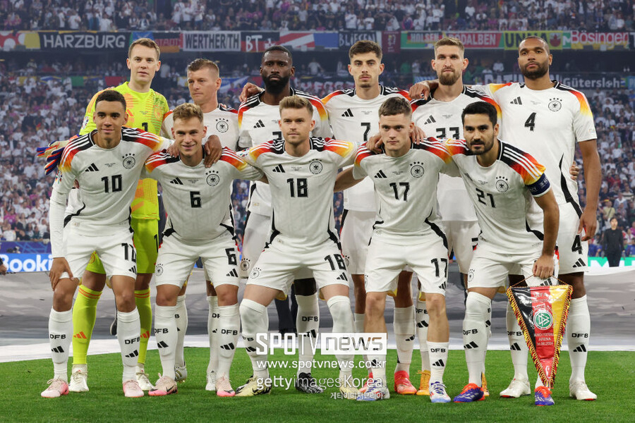▲ 최근 두 차례 국제축구연맹(FIFA) 월드컵에서 조별리그 탈락으로 녹슨 전차로 전락했던 독일이 점차 살아나고 있다. 올해 들어 프랑스, 네덜란드와 평가전을 승리로 장식하며 페이스를 되찾은 독일은 개막전부터 압도적인 경기력을 펼치면서 통산 4회 유로 우승을 위한 시동을 걸었다.