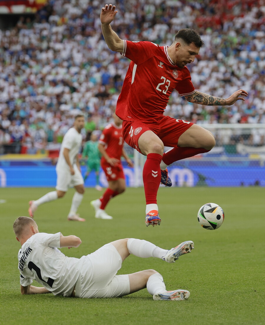 ▲ 덴마크 국가대표로 2024 유럽축구선수권대회에 출전 중인 토트넘 홋스퍼 미드필더 피에르-에밀 호이비에르. ⓒ연합뉴스/AFP/EPA