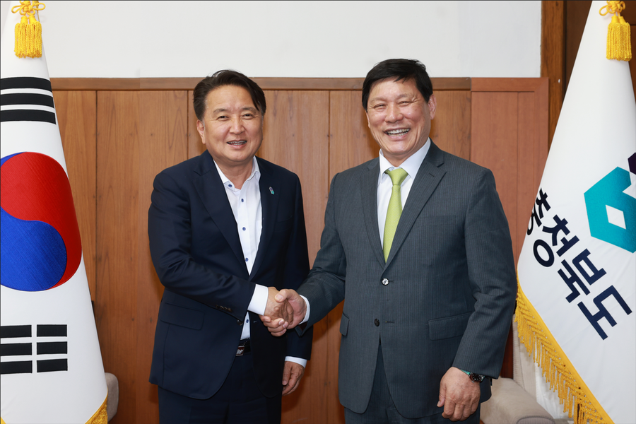 허구연 KBO 총재, 김영환 충북도지사·이범석 청주시장 만나 환담 나눴다