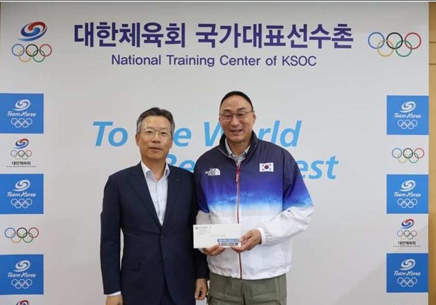 대한체조협회 전중선 회장, 진천선수촌 방문 "격려금 전달"