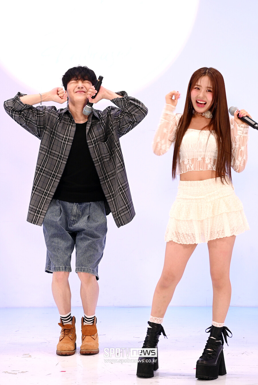 [포토]첫사랑(CSR) 유나를 애교로 압살한 '코리아넷' MC 렉스