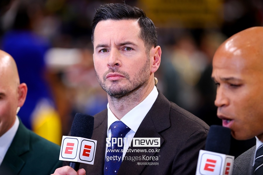 ▲ 레딕은 선수 은퇴 후 NBA 해설위원으로 활동했다.