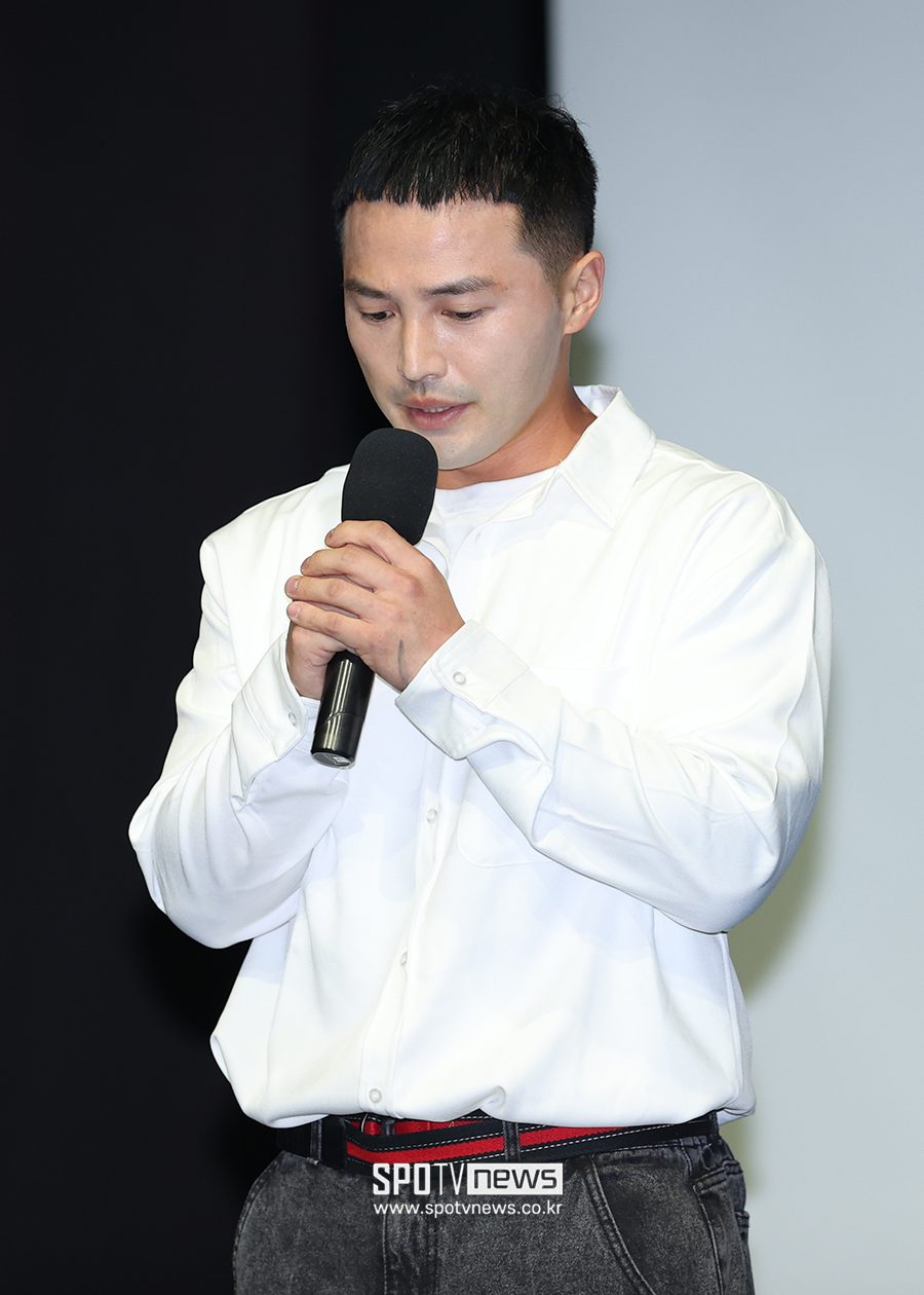 [포토S] 눈물 참는 마이크로닷