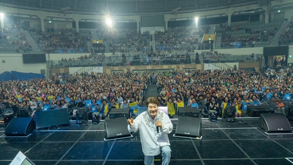 진성의 전성기는 지금! 첫 전국투어 콘서트 '진성 빅쇼' 화려한 막 열었다