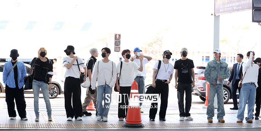 [포토S] 세븐틴, '파리로 갑니다'