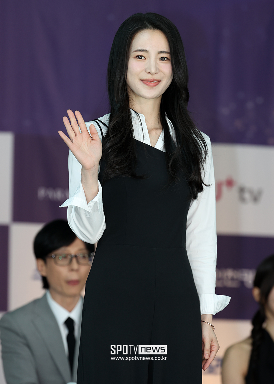 [포토S] 임지연, 깔끔한 블랙&화이트