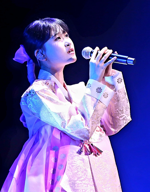 김다현, 日 '트롯걸즈재팬 2024' 콘서트서 스페셜 무대