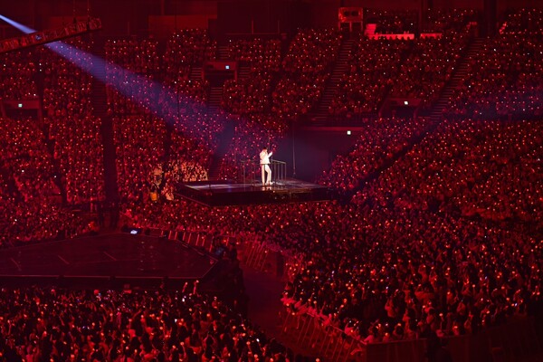 ▲ 14개 도시에서 27회에 걸쳐 아시아 투어 '론스달라이트'를 벌인 백현. 제공|INB100 