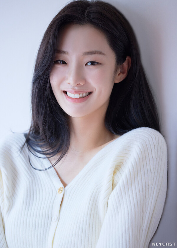 ▲ 키이스트와 전속계약을 맺은 스테파니 리. 제공|키이스트