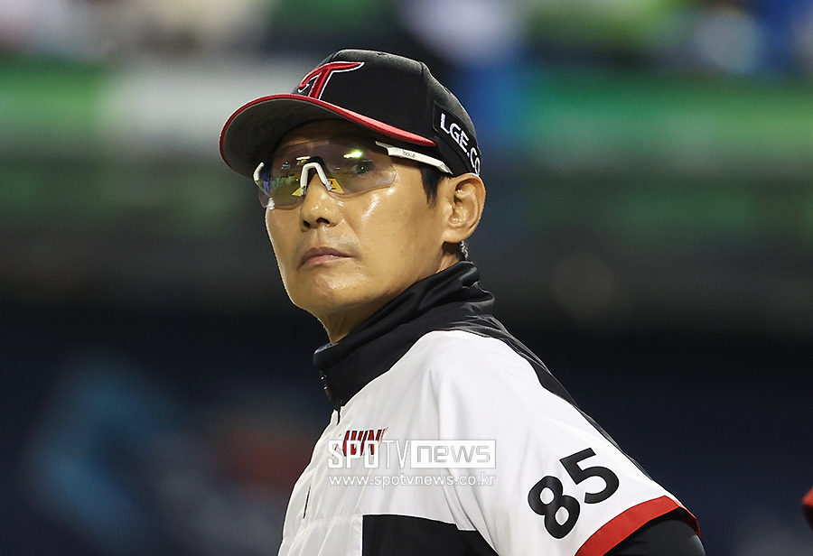 염경엽 감독 칼 들었다, 8회 6점 리드에서 '볼볼볼볼' 불펜 엔트리 제외…9개 구단 25명 1군 말소