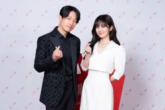 ▲ 안재홍(왼쪽), 이솜. 제공ㅣ티빙