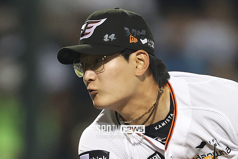 '160km 괴물' 김경문이 지켜본다…육성의 달인 신작 탄생하나 "우리가 밑에 있지만 급하지 않게"