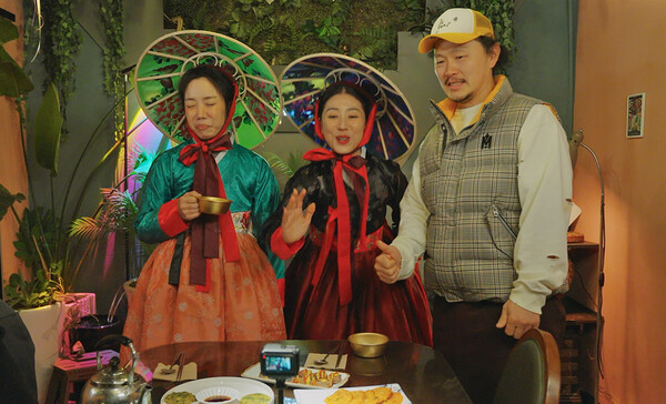 ▲ '고장난 가족'에서 카메오로 특별 출연하는 정정아, 최반야, 양동근(왼쪽부터). 제공|㈜스토리셋, ㈜시테스