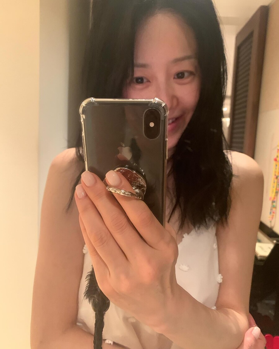 고현정, MZ팬들도 놀란 민낯 셀카…화장기 없는 청초한 비주얼 '감탄'