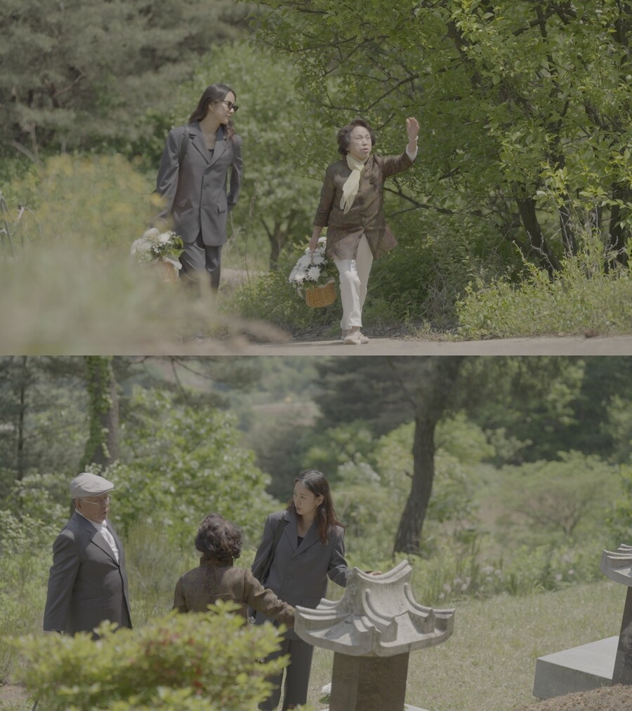 "엄마, 이거 효리가 준 선물인데" 이효리 母女, 외할머니 산소 방문('엄마 단둘이')