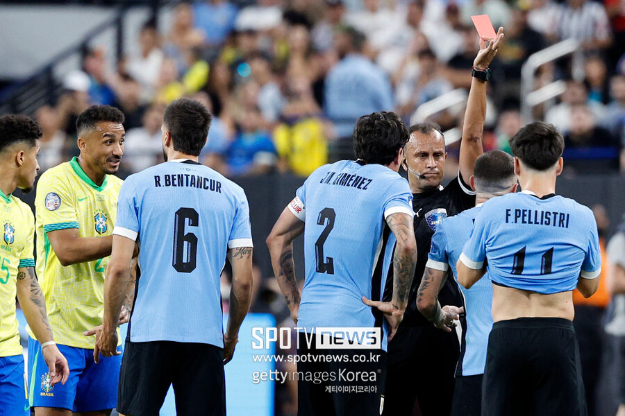 ▲ 삼바축구 브라질이 2024 코파 아메리카 8강에서 탈락했다. 2019년 우승 이후 두 대회 연속 정상 탈환에 실패했다. 우루과이는 10명으로 브라질과 비긴 뒤 승부차기를 통해 준결승에 올랐다.