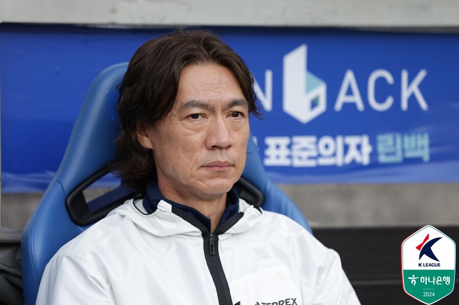 ▲ 대한축구협회가 5개월째 공석인 축구국가대표팀 사령탑에 홍명보 울산 HD 감독을 내정했다. 위르겐 클린스만 감독을 경질하고 오랜기간 새 감독 찾기에 나섰던 축구협회는 외국인 지도자가 아닌 홍명보 감독에게 다시 지휘봉을 넘기기로 했다. 홍명보 감독이 수락하면 2014 브라질 월드컵 이후 10년 만에 다시 국가대표팀을 이끌게 된다. ⓒ한국프로축구연맹