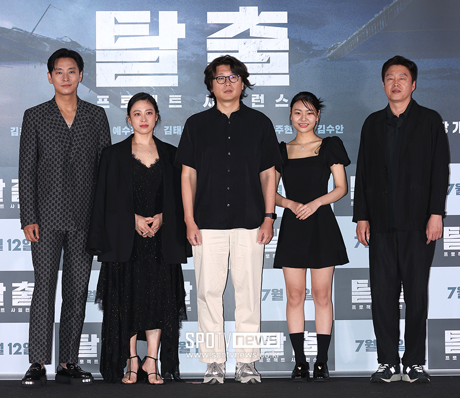▲ 주지훈 박희본 김태곤 감독 김수안 김희원 ⓒ곽혜미 기자